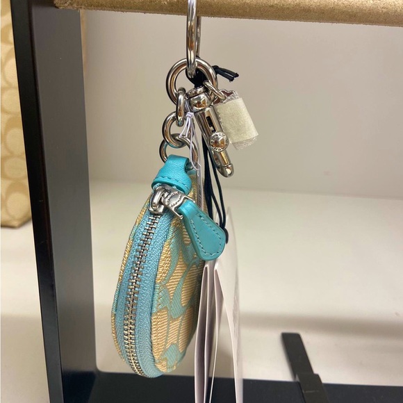 Coach Circular Coin Pouch In Signature Jacquard # CU302 - Picture 5 of 6